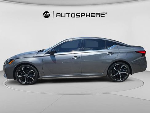Used 2023 Nissan Altima 2.5 SR FWD image 4