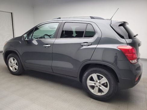 Used 2020 Chevrolet Trax LT w/ Driver Confidence Package AWD/4WD image 3