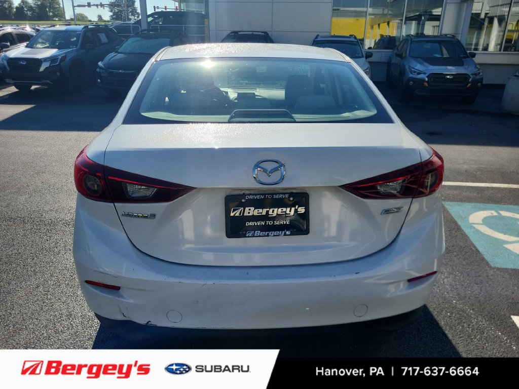 Used 2015 MAZDA MAZDA3 i SV FWD image 3