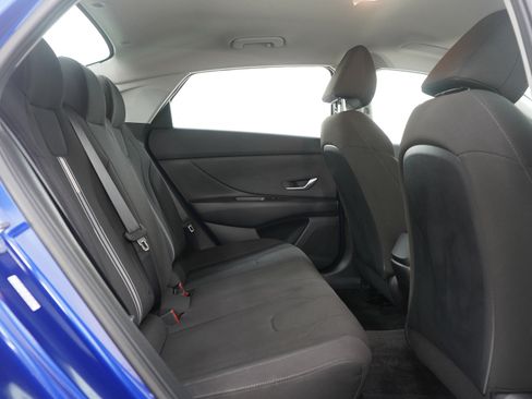 Used 2023 Hyundai Elantra SEL image 12