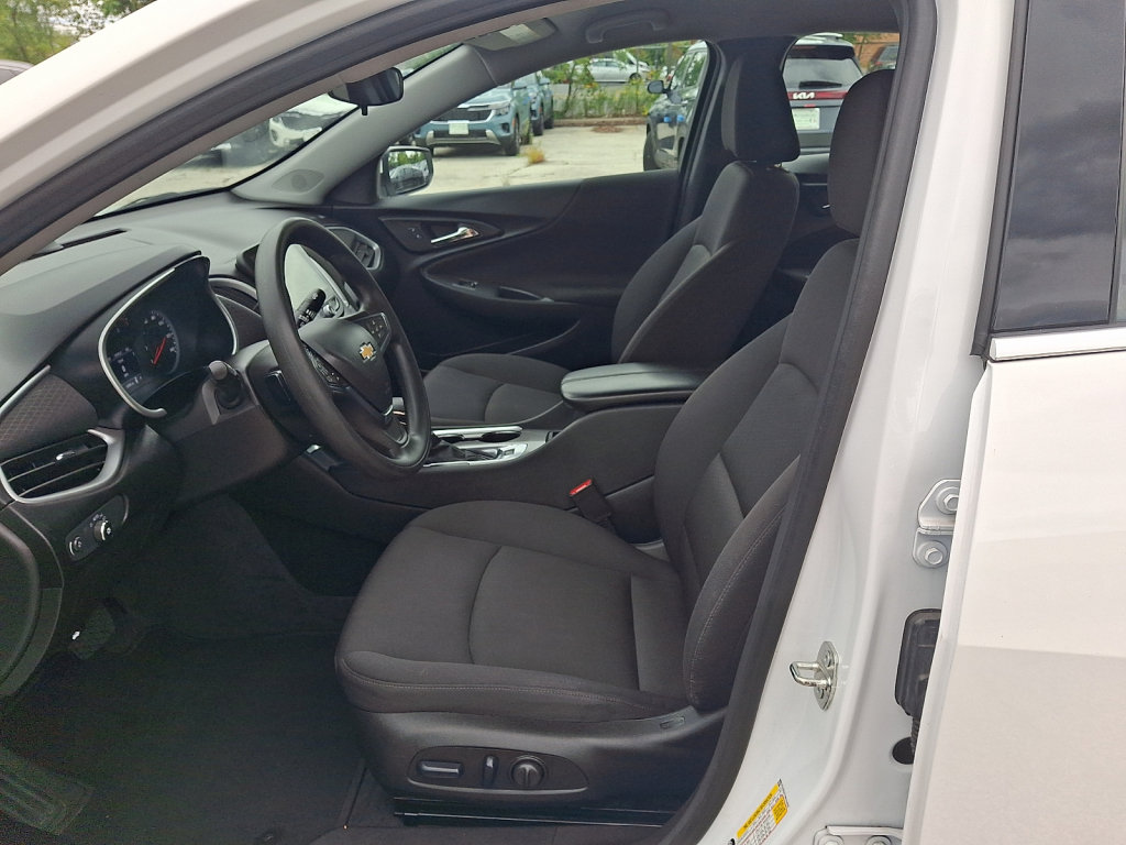 Used 2024 Chevrolet Malibu LT FWD image 23