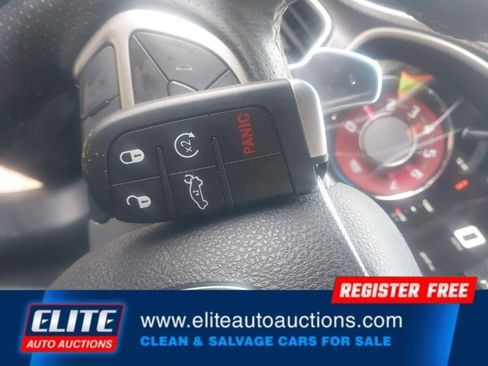 Used 2016 Dodge Challenger SRT Hellcat image 21