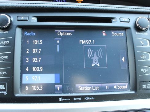 Used 2016 Toyota Highlander Limited AWD/4WD image 32