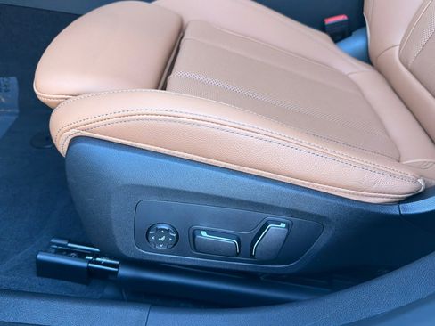 Used 2025 BMW 330i 330i w/ Premium Package image 14