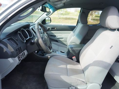 Used 2012 Toyota Tacoma PreRunner w/ SR5 Pkg image 27