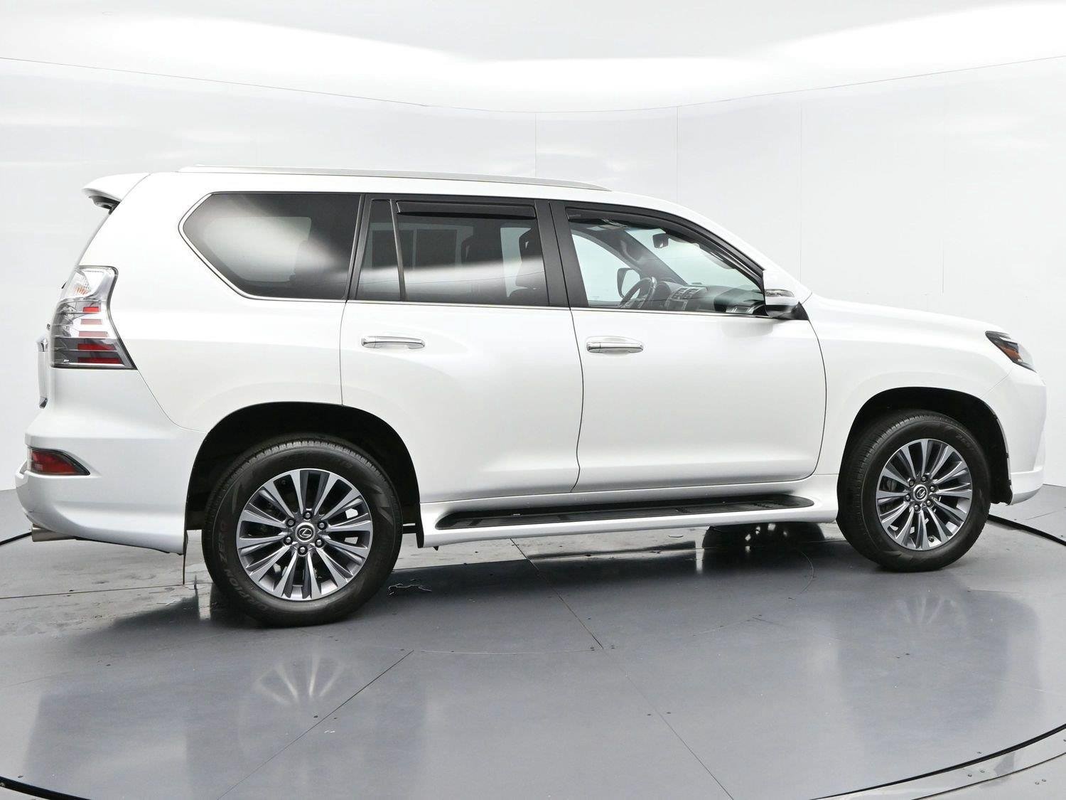 Used 2021 Lexus GX 460 Luxury w/ Accessory Package AWD/4WD image 8