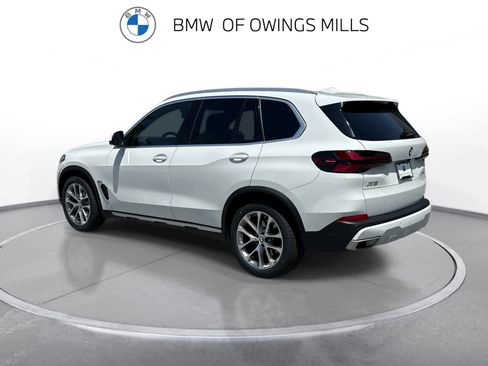 Certified 2024 BMW X5 xDrive40i w/ Premium Package AWD/4WD image 6