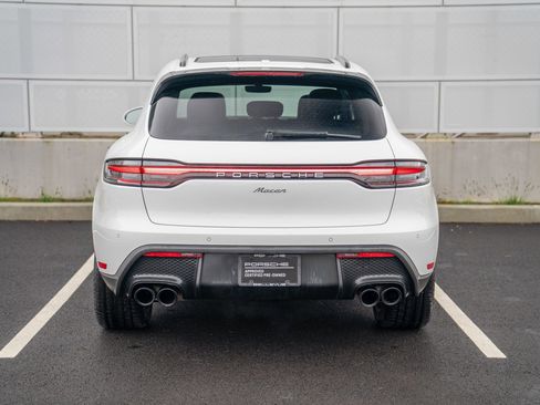 Certified 2025 Porsche Macan image 7
