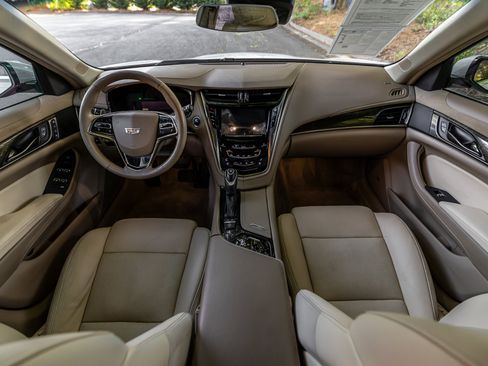 Used 2016 Cadillac CTS Luxury RWD image 5