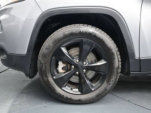 Used 2017 Jeep Cherokee High Altitude AWD/4WD image 15