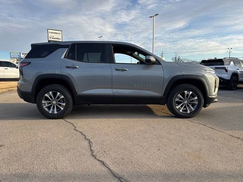 New 2026 Chevrolet Equinox LT image 8