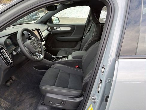 New 2026 Volvo XC40 B5 Ultra w/ Protection Package Premier image 9