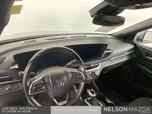 Used 2024 Buick Envista Preferred w/ Convenience I Package FWD image 31