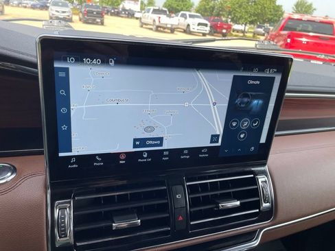 Used 2022 Lincoln Navigator Reserve AWD/4WD image 22