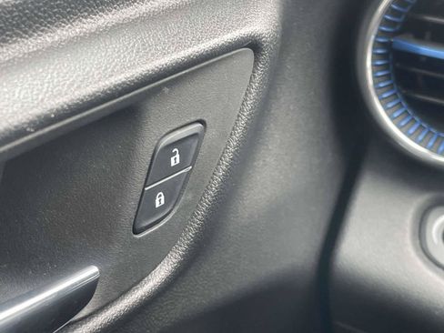 Used 2025 Chevrolet Trax LT FWD image 22