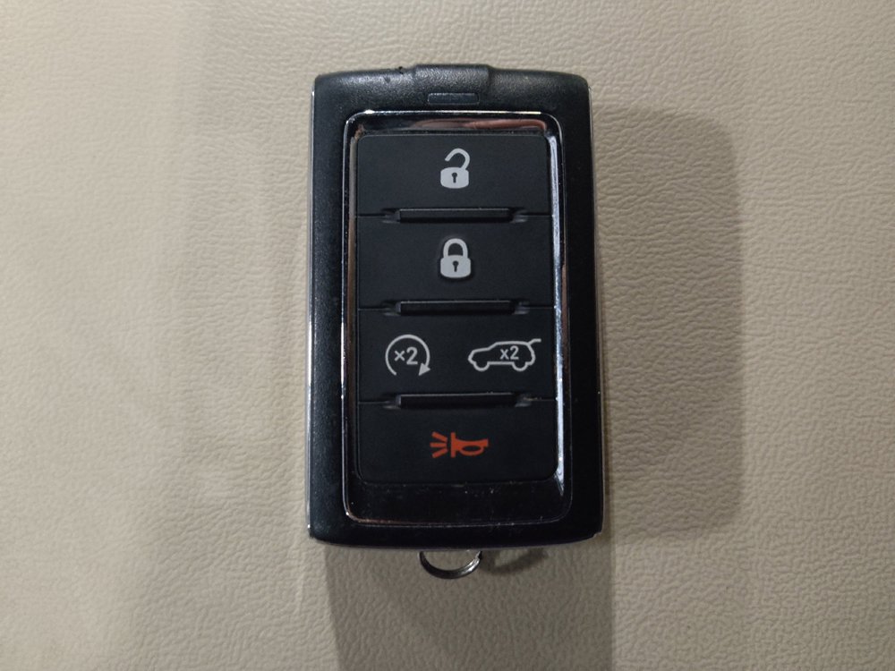 Used 2023 Jeep Grand Cherokee L Limited w/ Luxury Tech Group II RWD image 32