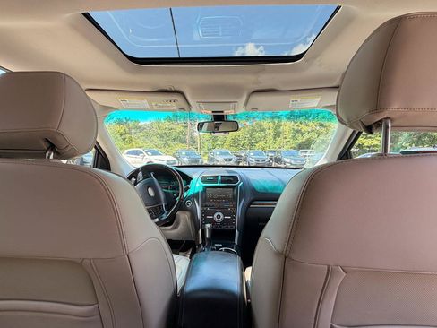 Used 2016 Ford Explorer Platinum AWD/4WD image 27