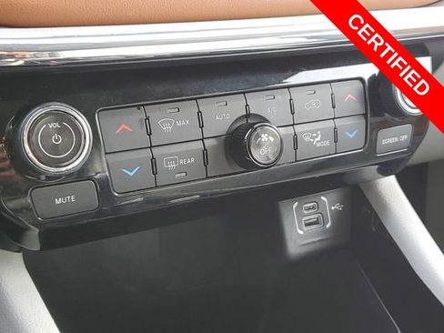 Certified 2022 Jeep Compass Limited image 24