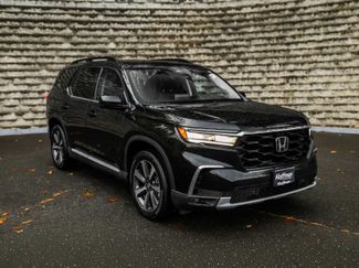 Used 2025 Honda Pilot Touring video 2