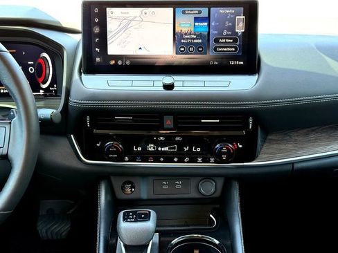 Used 2024 Nissan Rogue Platinum w/ Platinum Premium Package FWD image 26