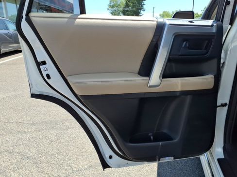 Used 2013 Toyota 4Runner SR5 w/ Premium Pkg AWD/4WD image 12
