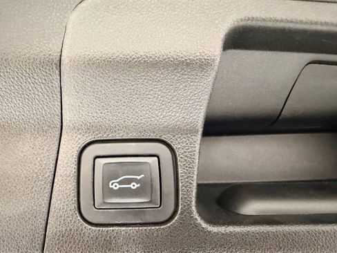 Used 2018 GMC Acadia Denali w/ Technology Package image 21