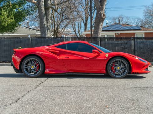 Used 2020 Ferrari F8 Tributo image 18