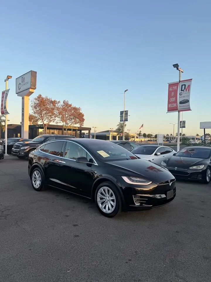 Used 2020 Tesla Model X AWD/4WD image 2