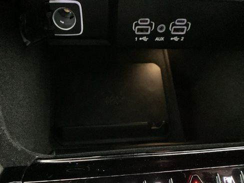 Used 2025 Jeep Wagoneer 4WD image 19