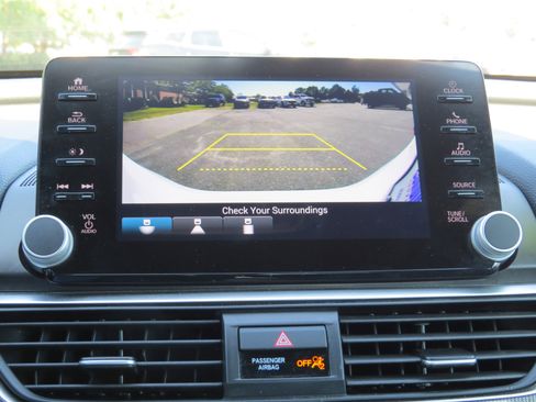 Used 2022 Honda Accord Sport image 25