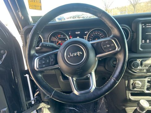 Used 2018 Jeep Wrangler Unlimited Sahara w/ Cold Weather Group image 22