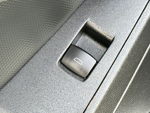 Used 2025 Chevrolet Equinox LT image 30