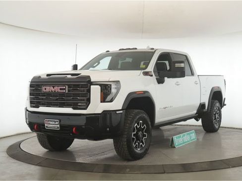 Used 2025 GMC Sierra 2500 AT4X image 10