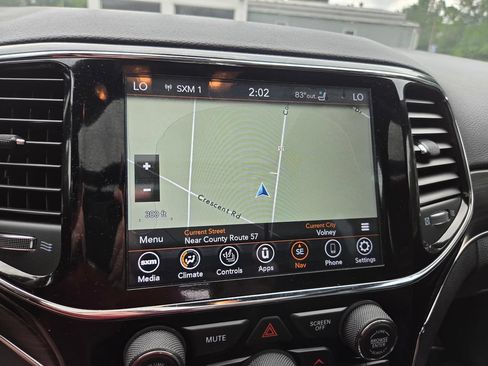 Used 2020 Jeep Grand Cherokee Limited w/ Luxury Group II AWD/4WD image 10
