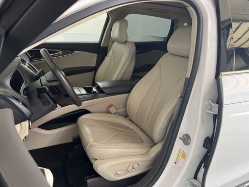 Used 2019 Lincoln Nautilus Reserve AWD/4WD image 17