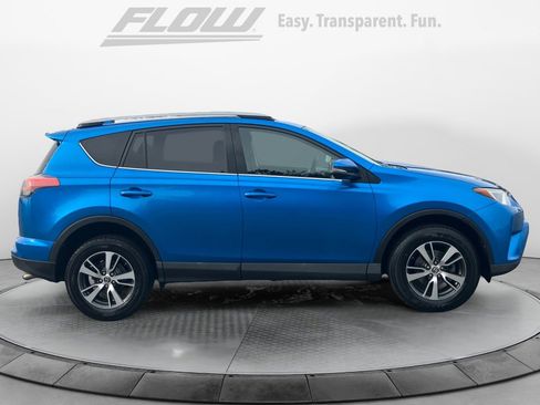 Used 2018 Toyota RAV4 XLE image 10