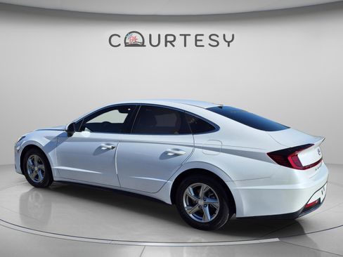 Used 2021 Hyundai Sonata SE FWD image 3