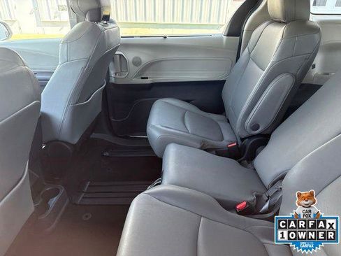 Certified 2024 Toyota Sienna XLE FWD image 5