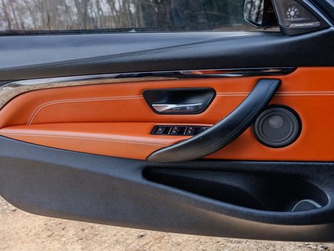 Used 2018 BMW M4 Convertible image 29