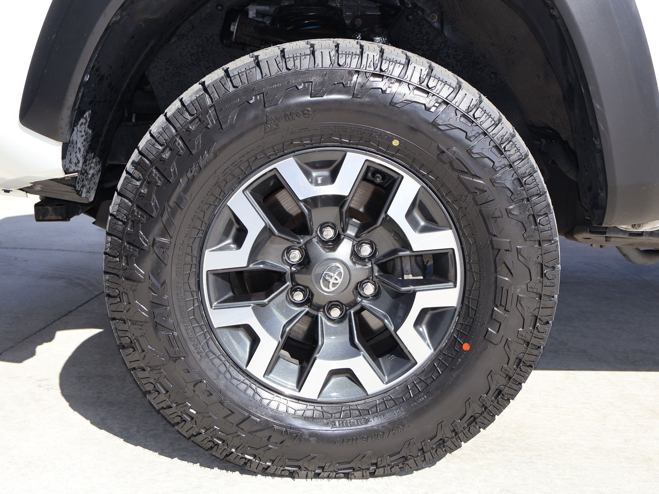 Used 2022 Toyota Tacoma TRD Off-Road w/ Technology Package AWD/4WD image 12