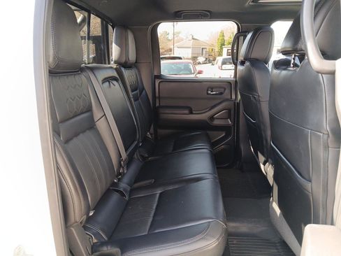 Used 2022 Nissan Frontier PRO-4X w/ Pro-4X Premium Package image 13