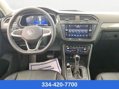 Used 2023 Volkswagen Tiguan SE image 9