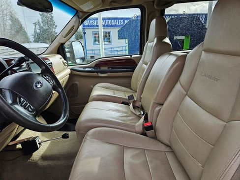 Used 2005 Ford F350 Lariat image 12