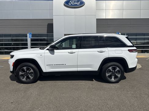 Used 2024 Jeep Grand Cherokee Limited 4xe AWD/4WD image 2