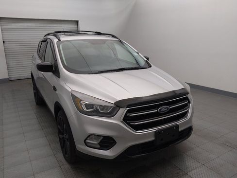 Used 2017 Ford Escape SE w/ SE Sport Appearance Package image 14