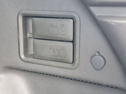 Used 2024 Chevrolet Equinox LT FWD image 30