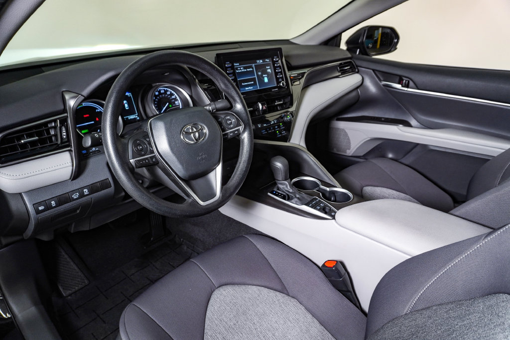 Used 2021 Toyota Camry LE FWD image 18