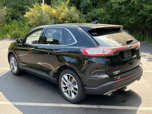 Used 2018 Ford Edge Titanium AWD/4WD image 3