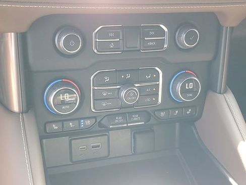 Certified 2023 Chevrolet Tahoe High Country w/ Premium Package AWD/4WD image 31