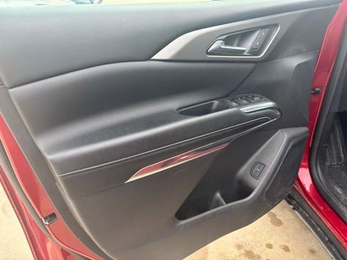 Used 2024 Chevrolet Traverse LT FWD image 15